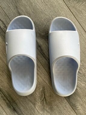 Nike Calm Slide Sandals - Baby Blue